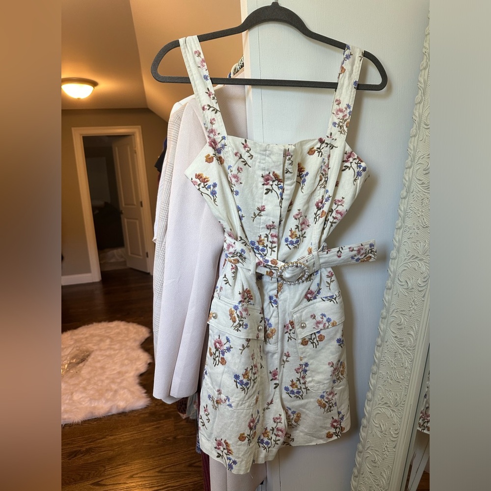 NWOT House of Harlow 1960 white floral romper